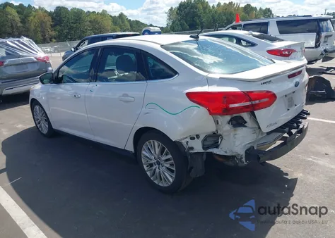 2018 Ford Focus Titanium из США, поврежденный, VIN 1FADP3J25JL226376